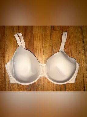 Skims Comfort Molded T-Shirt Bra in Light Beige